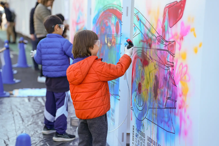 お子様に大人気のペイントコーナー